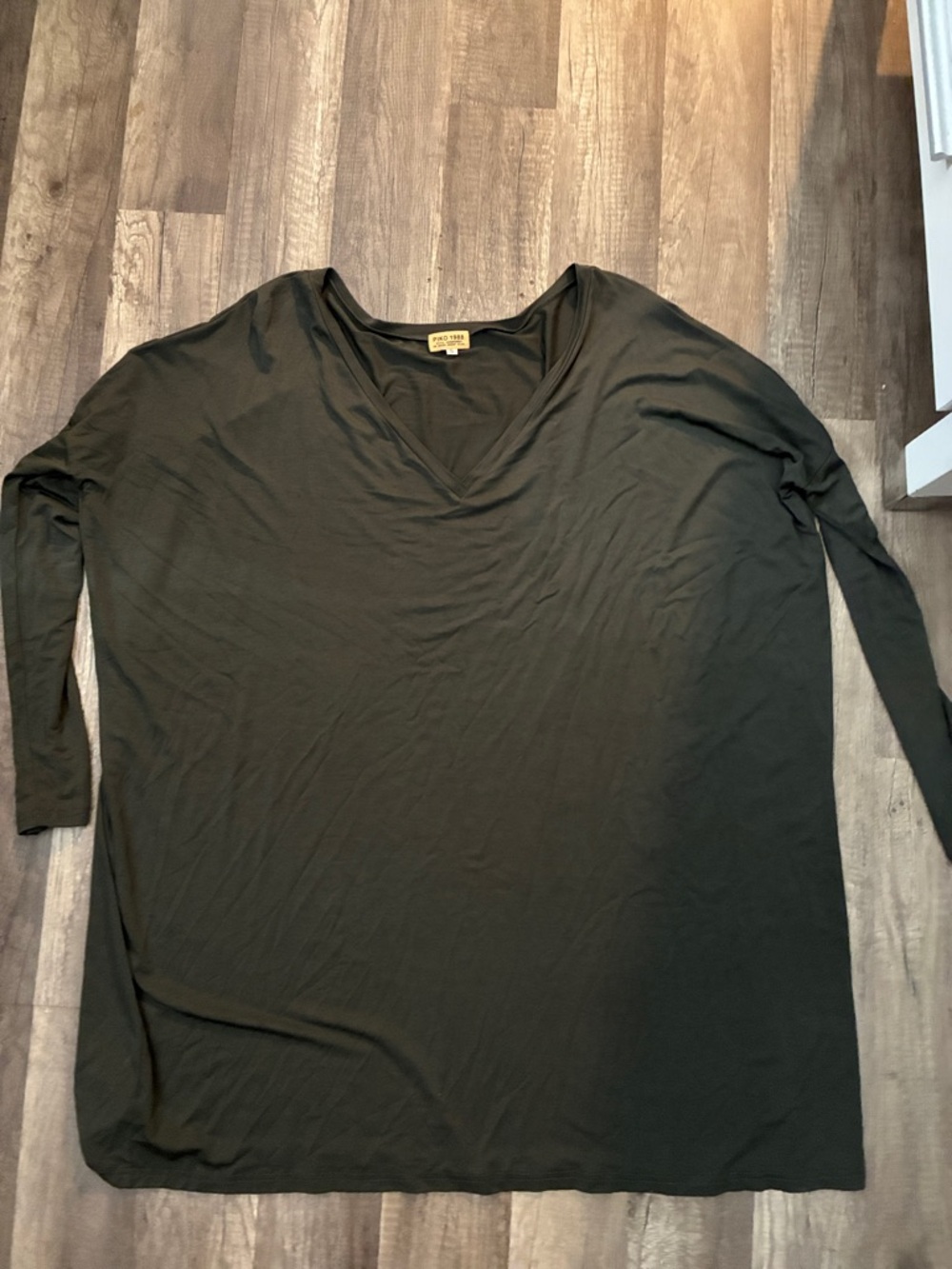 Piko 1988 Black V-Neck Long Sleeve Tunic Top